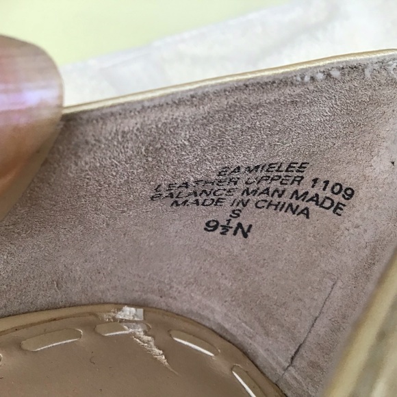 Gold Heels - Picture 6 of 6